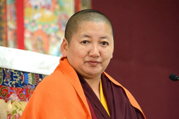 Son Éminence Khandro Rinpoche | Enseignements sur l’Uttaratantrashastra du 22 au 25 juin 2024